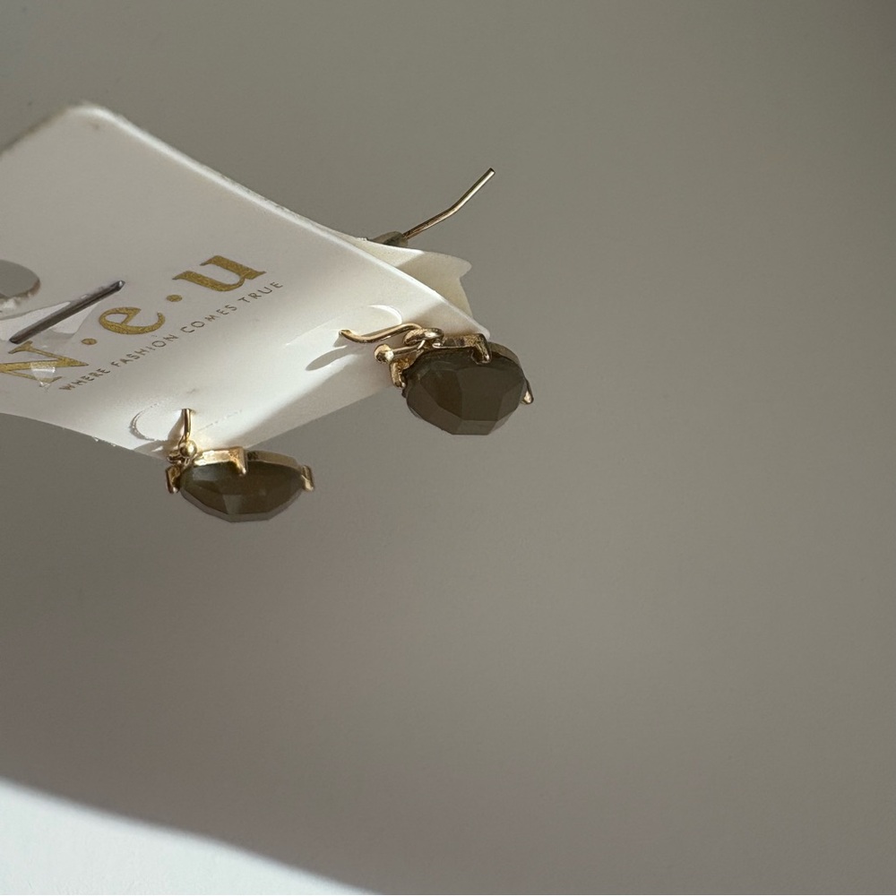 Olive Beige Faceted Stone Earrings - Picture 5 of 8